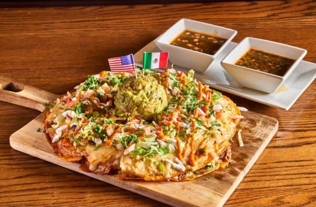 Tequila especial Pizza Birria 14".