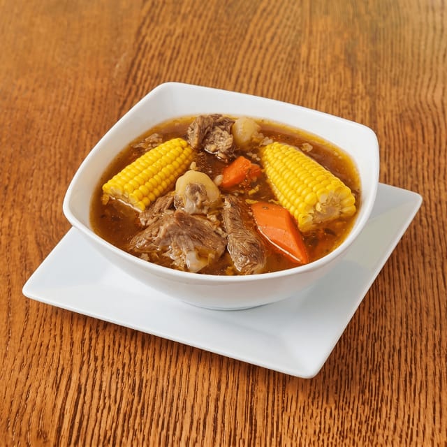 Caldo de res.
