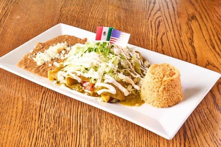 Enchiladas Verdes De Queso.